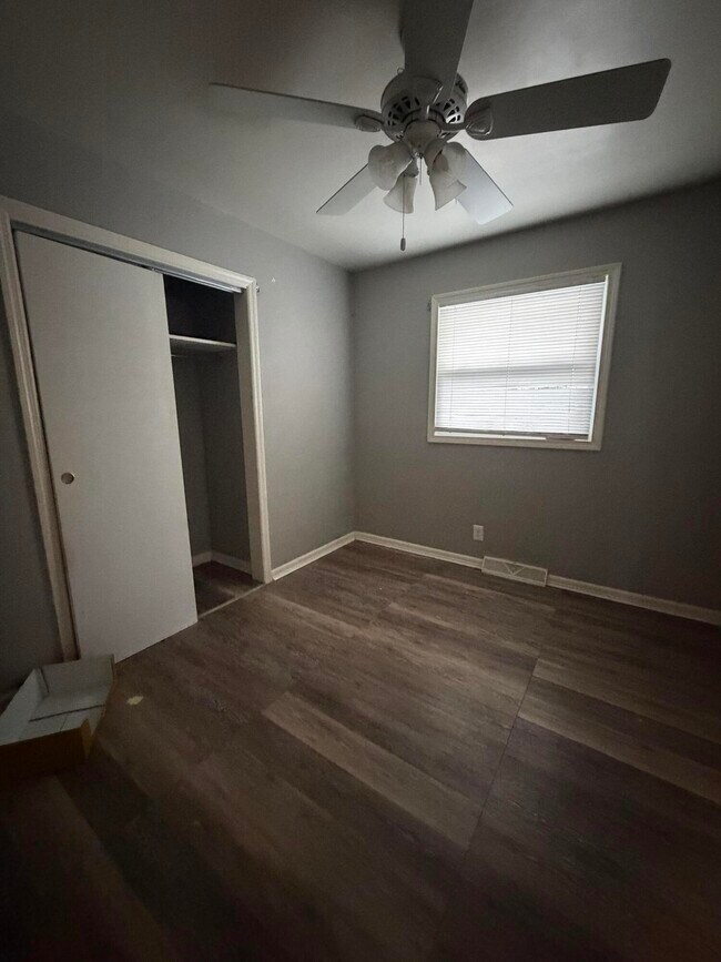 Building Photo - 2060 Alexandria Dr