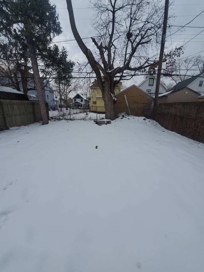 Building Photo - Charming 3-Bedroom Home Offering Comfort, Space & Modern Updates