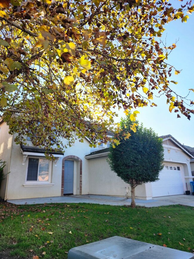 Building Photo - *MOVE IN SPECIAL - 2 WEEKS FREE!!* Beautiful Yuba City Home