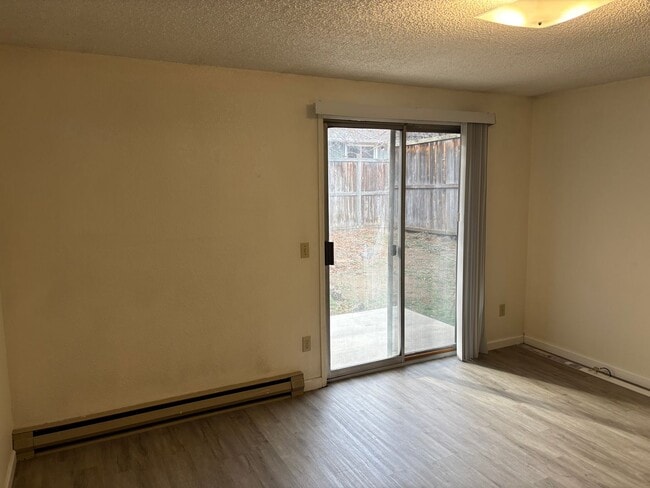 Building Photo - 717-719 SE Centennial St