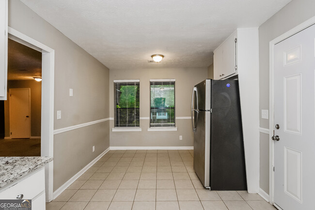 Building Photo - 5744 Mountain Park Way