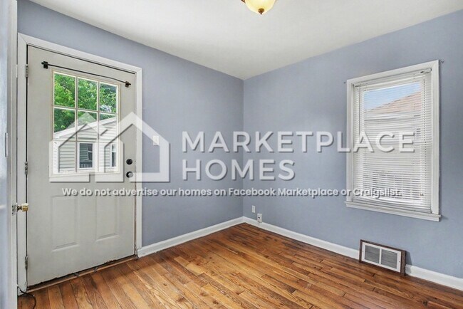Building Photo - 1130 21st St