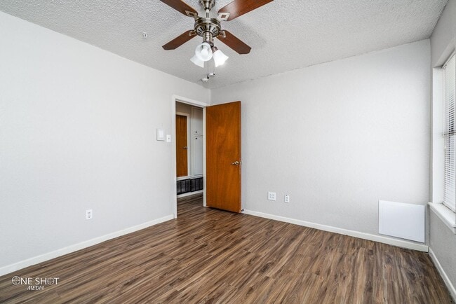 Building Photo - 951 Kenwood Dr