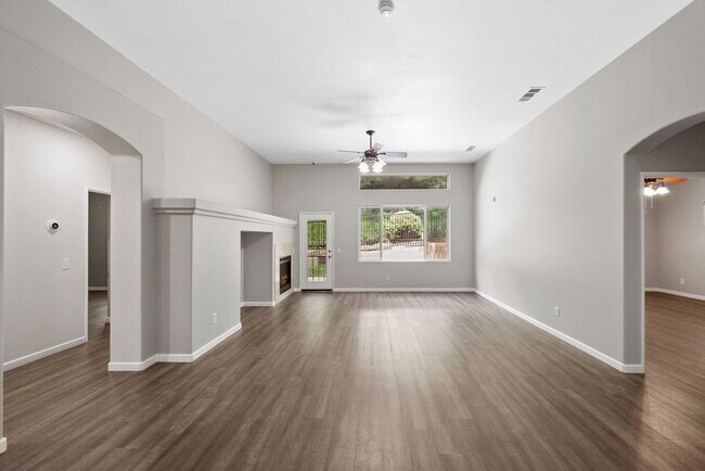 Building Photo - 24898 Sunset Vista Ave