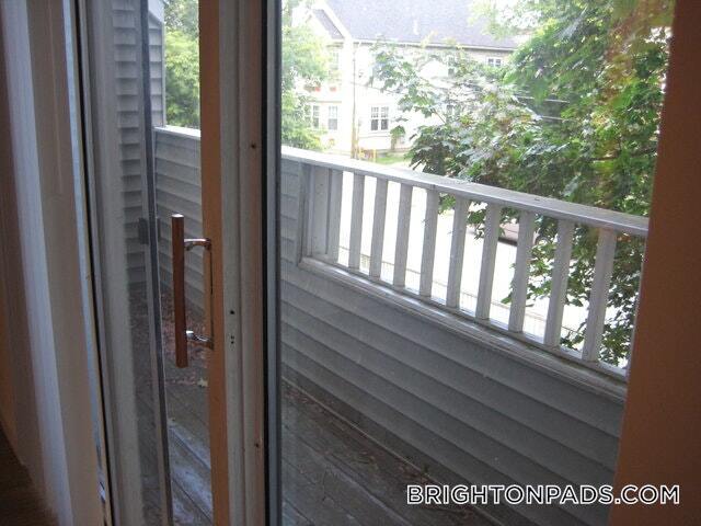 Building Photo - 144 N Beacon St