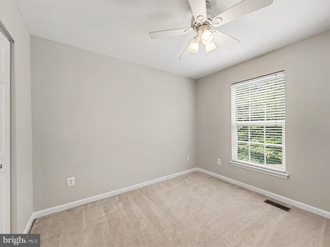 Building Photo - 5641 Eppes Island Pl