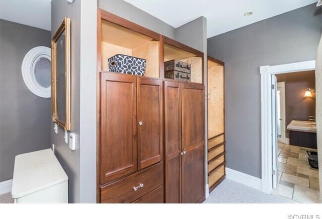 Building Photo - -- AVAILABLE JULY 15TH --  4 BR / 3.5 BA Gorgeous Home in The Fan, Available July 15tht!