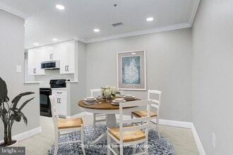 Building Photo - 273 S Pickett St