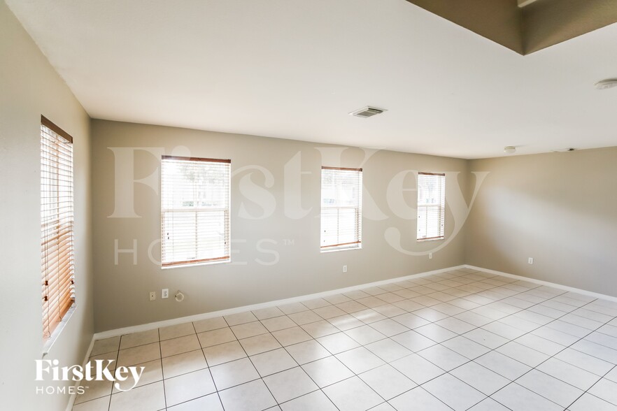 Building Photo - 27598 SW 138th Ave