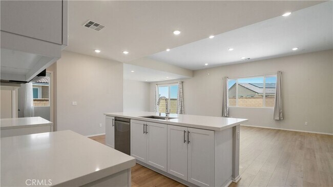 Building Photo - 13925 Mesa View Dr