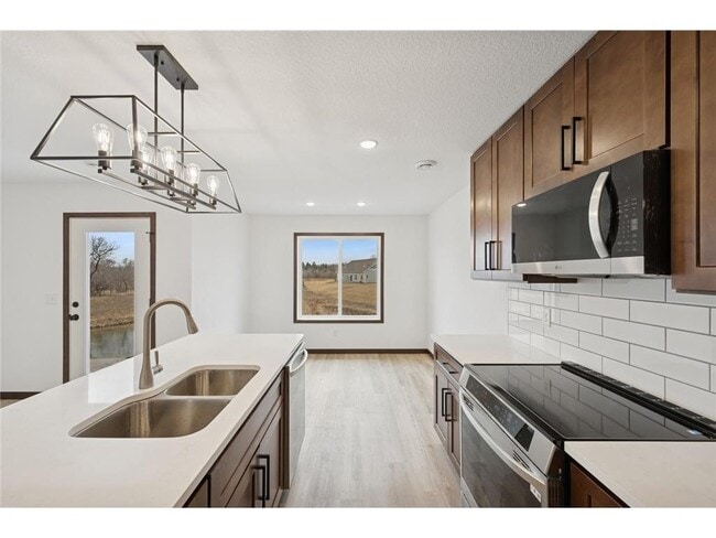 Building Photo - 18061 Walnut Circle