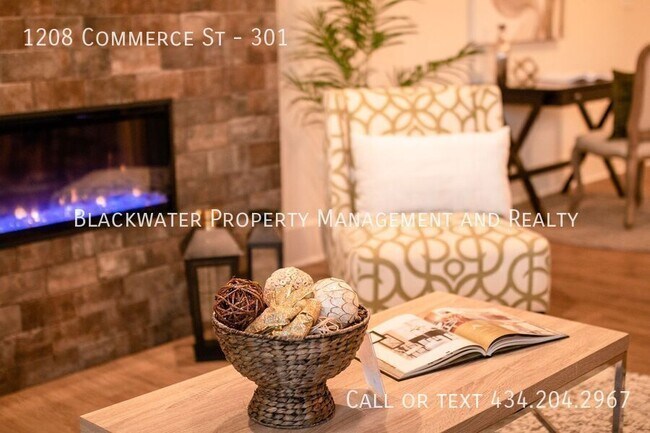 Building Photo - 1208 Commerce St