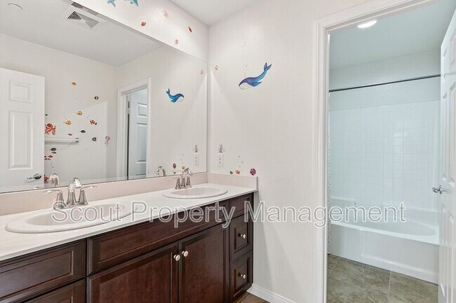 Building Photo - 39012 Crown Ranch Rd