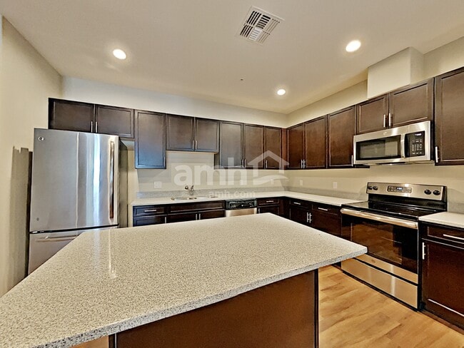 Building Photo - 20737 W Stone Hill Rd