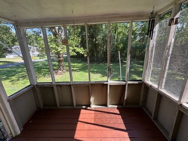Building Photo - MINUTES TO DOWNTOWN FREDERICKSBURG - 2 BEDROOM COTTAGE