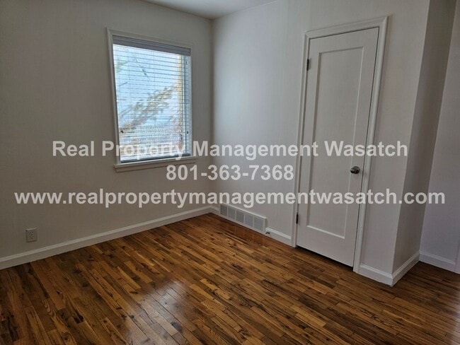 Building Photo - Check Out This 4 Bedroom 2 Bathroom Home i...