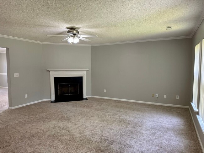 Building Photo - 5091 Ballantine Dr