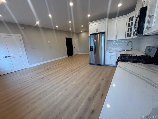 Building Photo - 159 Harrison Ave