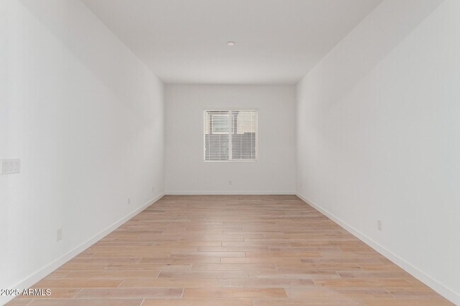 Building Photo - 44713 N 44th Dr