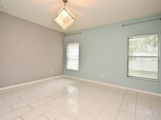 Building Photo - 475 Nadeau Way