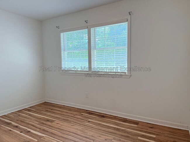 Building Photo - 108 Hassell Ct