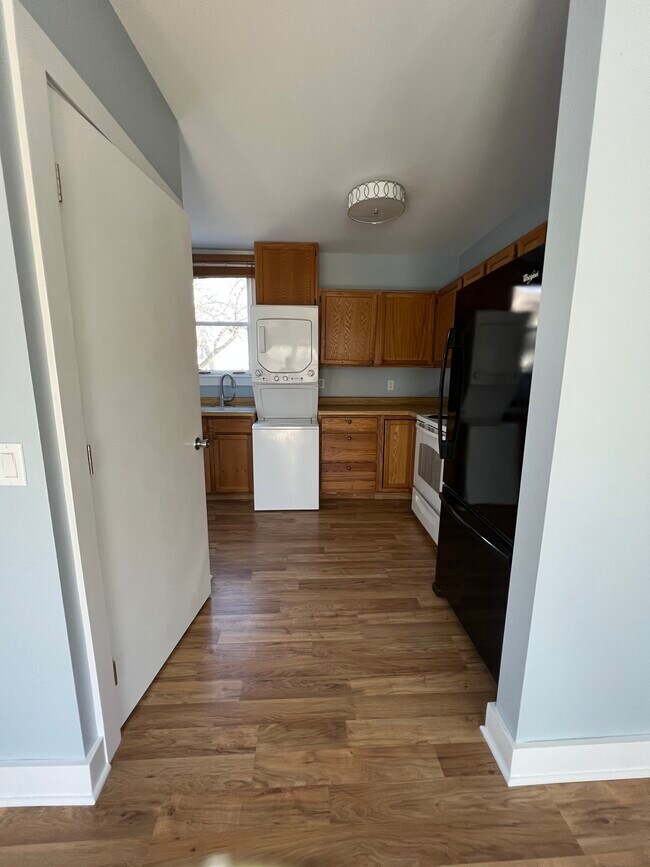 Kitchen washer/dryer - 2221 Middleton Beach Rd