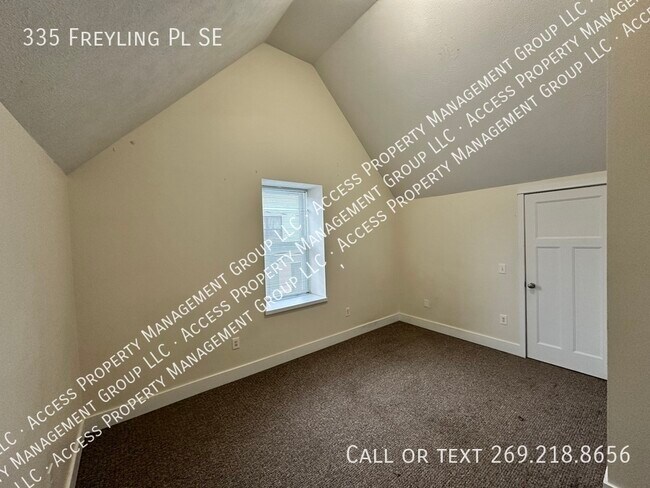 Building Photo - 335 Freyling Pl SE