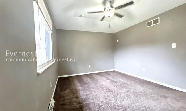 Building Photo - 309 SW Richwood Ln