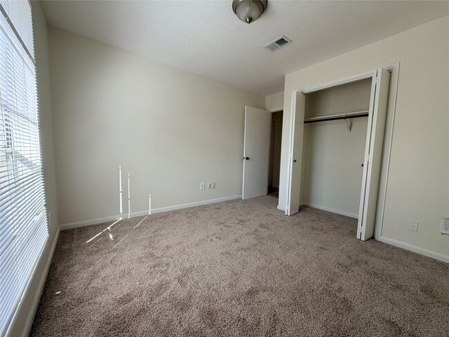 Building Photo - 1367 Gentle Bend Dr