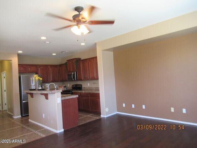 Building Photo - 3928 E Parkview Dr