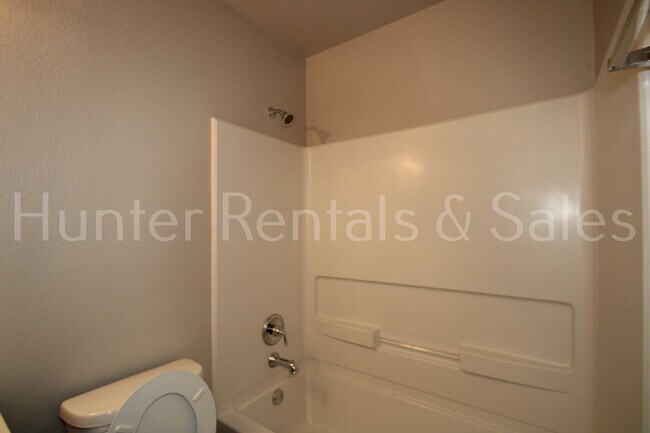 Building Photo - Beautiful Home in Sought-After Harker Heig...