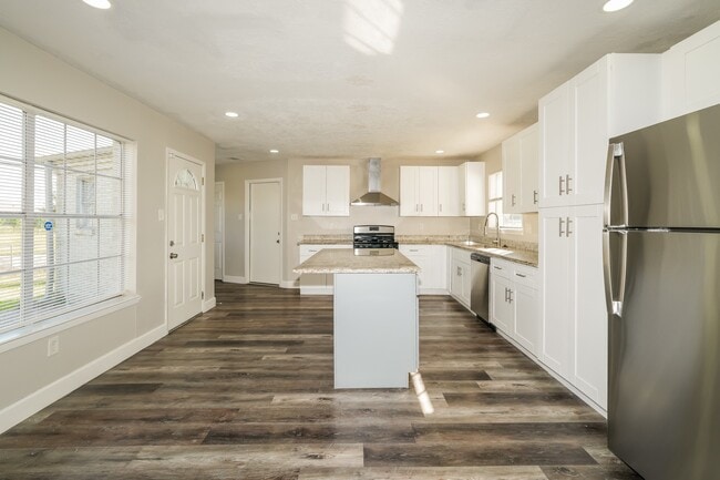 Building Photo - 5100 Goose Creek Dr