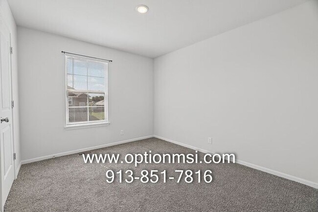 Building Photo - Beautiful 3-Bedroom Home with Modern Finishes & Fantastic Amenities!