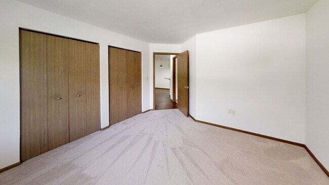 Building Photo - RENOVATED Condo Style Lower 1 Bedroom 1 Bathroom Apartment Available