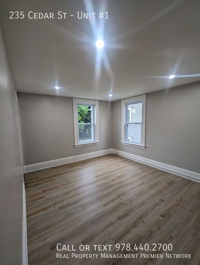 Building Photo - 235 Cedar St