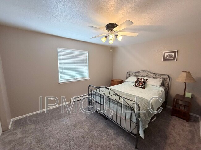 Building Photo - 2718 Del Mar Dr