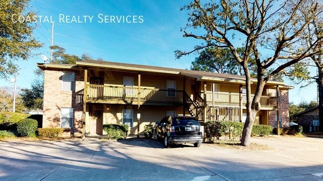Building Photo - 895 Silverwood