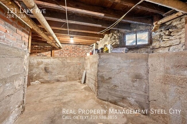 Building Photo - 121 Lake Ave