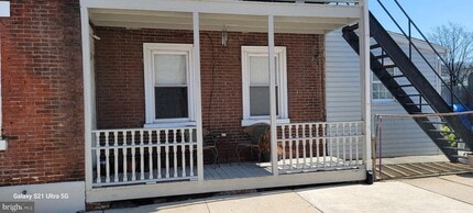 Building Photo - 138 3rd St