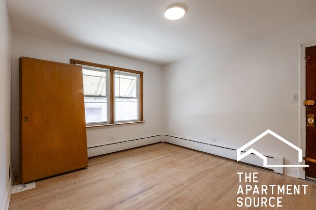 Building Photo - 4818 N St Louis Ave