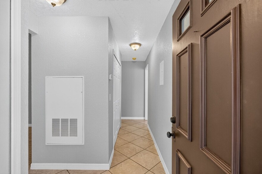 Building Photo - 659 Montego Bay Ct