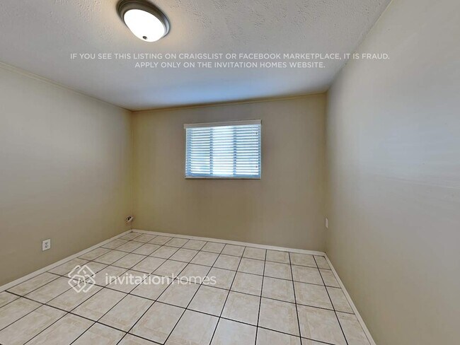 Building Photo - 5501 W Heatherbrae Dr