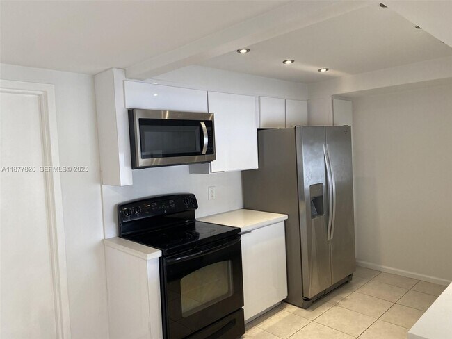 Building Photo - 199 Ocean Ln Dr