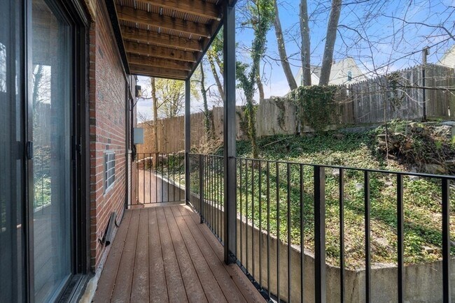 Building Photo - 22 Branchfield St