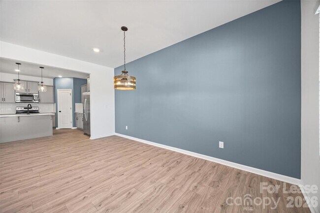 Building Photo - 512 Station St