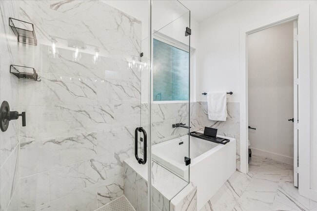 Building Photo - 105 W Whitney St