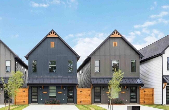 Building Photo - 8021 Cora St