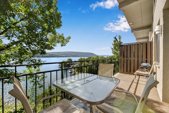 Primary Photo - 7 Cliffside Dr