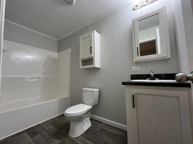 Building Photo - 1915 SW 12th St