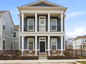 Building Photo - 776 Templeton Dr